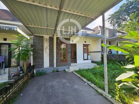 2 bedrooms house for sale at Kerambitan, Tabanan, strategic location, well maintained, in residential area