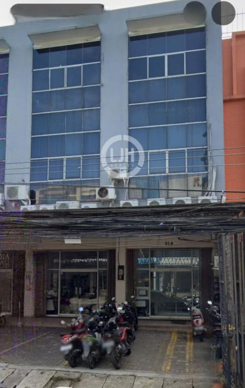 Disewa Ruko 3 Lantai Lokasi Komersil, Cocok Untuk Kantor dll, Tomang, Jakarta Barat