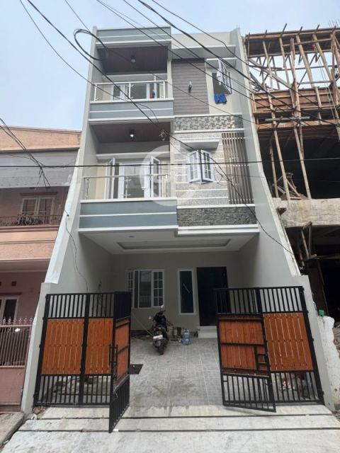 Rumah Baru 4 lantai, view CP, Tomang, Jakarta Barat