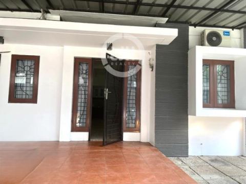 Rumah Siap Huni di Raffles Hills, Cibubur, Depok.