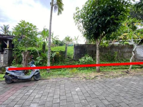 Suitable for House! Land at Kediri, Tabanan, Located In Residential Area With Paved Road Access, Close to Tabanan City and Main Road of Dr. Ir. Soekarno