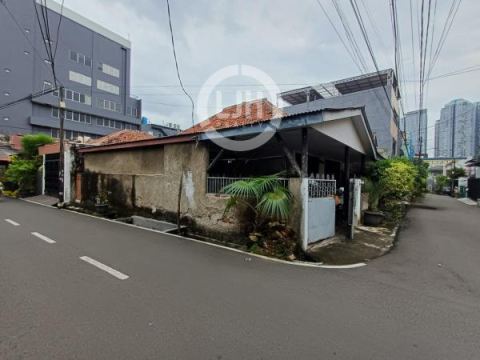 Rumah Lokasi Menarik, Cocok Untuk Rumah Kost, Tomang, Jakarta Bart