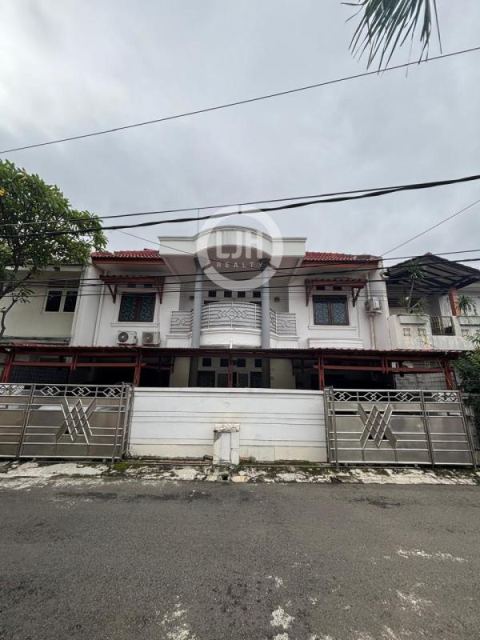 Dijual Rumah Luas 3 Lantai Siap Huni di Duren Sawit Jakarta