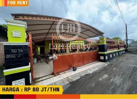 Rumah di Wedomartani. Hanya 6 menit dari Stadion Maguwoharjo. 