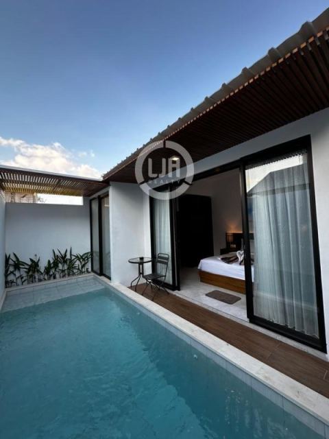 Well Maintained and Furnished Villa at Kerobokan, Located In Tourist Area, Surrounded By Villa and Cafes, Close to Canggu and Seminyak