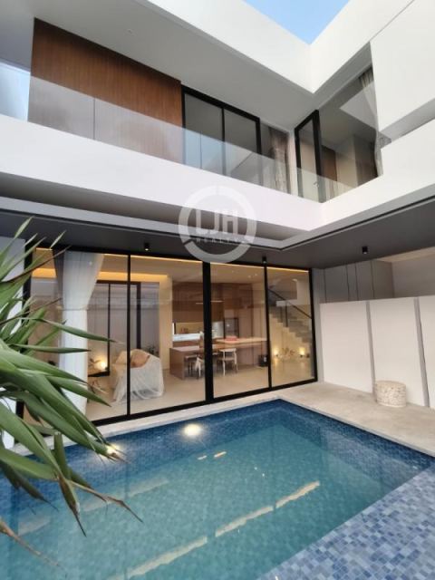Dijual Villa Serayana Canggu Bali