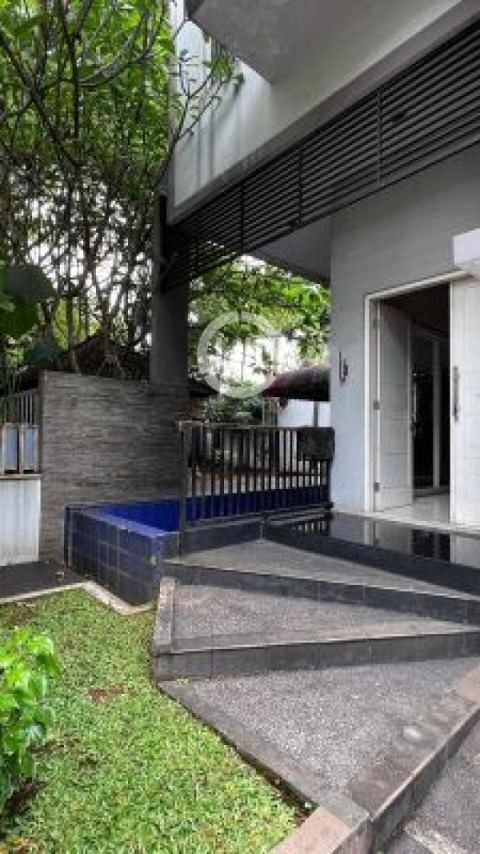 Rumah Jakarta Selatan 2 Lantai, Luas Tanah 250M2, Kamar Tidur 3, SHM, bisa KPR, Dekat dengan KRL Lenteng Agung dan Tol Tb Simatupang, Jakarta Selatan