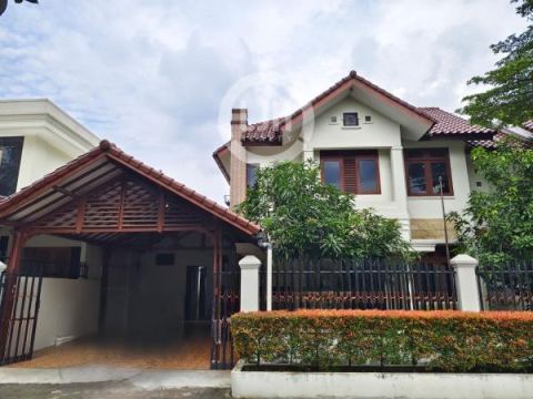 Rumah Cantik Siap Huni Di Raffles Hills, Cibubur, Depok.
