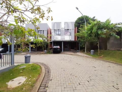 Disewakan Rumah Freja House BSD City