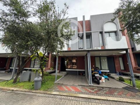Dijual Rumah Freja Suites BSD City Sudah renovasi
