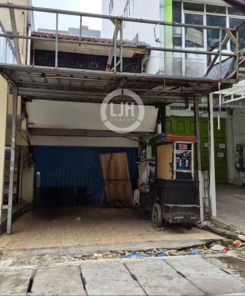 Ruko Disewakan Siap Huni di Boulevard Raya, Kelapa Gading, Jakarta Utara