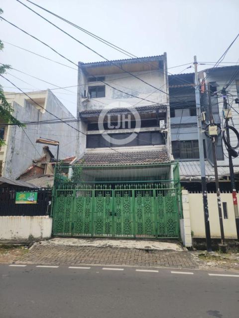 Dijual Rumah 3 lantai dengan 6 kamar tidur di kawasan Taman sari, sawah besar, Jakarta Pusat