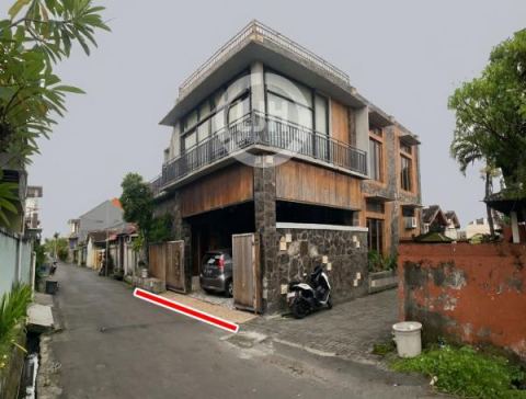 3 bedrooms house for rent at Pedungan, Denpasar, strategic location, well maintained, close to Toll Bali Mandara