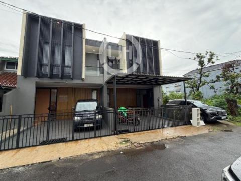 Dijual Rumah Gandeng 2 Unit di Regensi Melati Mas Tangerang Selatan