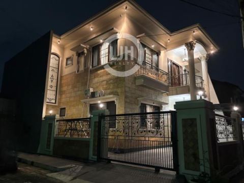 Dijual Rumah Luas Cantik 2 Lantai Ada Kolam Renang Pribadi di Bintaro Tangerang