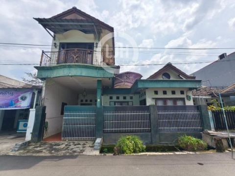 Dijual Rumah Luas Dekat Stasiun Bekasi Timur di Aren Jaya Bekasi