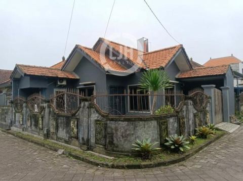 3 bedrooms house for sale at Abiansemal, strategic location, good access, close to Bali Zoo