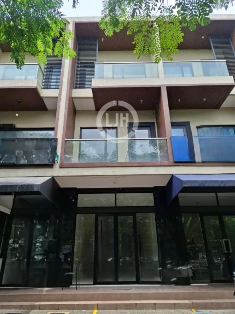 Ruko Siap Pakai Lokasi Strategis Di Raffless Hills, Cibubur, Depok.
