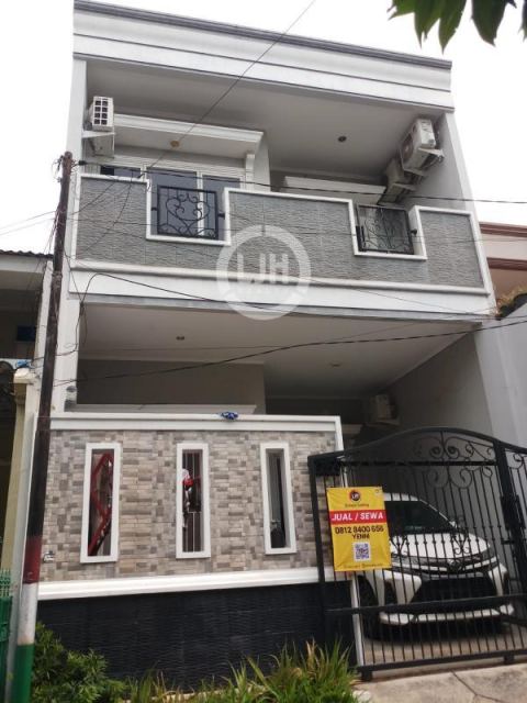 Rumah Minimalis di Gading Griya Lestari, Kelapa Gading, Jakarta Utara