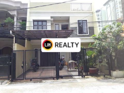Rumah Di Puspa Gading Dijual