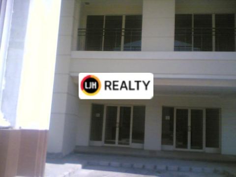 Ruang Usaha Di Kelapa Gading Square Disewa