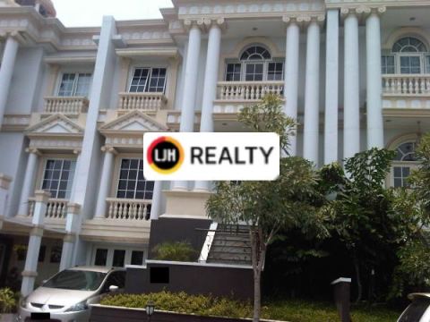 Rumah Di Vignolia Boulevard Dijual