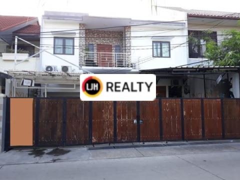 Rumah Di Gading Elok Timur Dijual