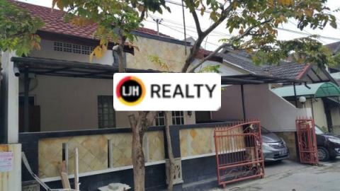 Rumah di perumahan elit