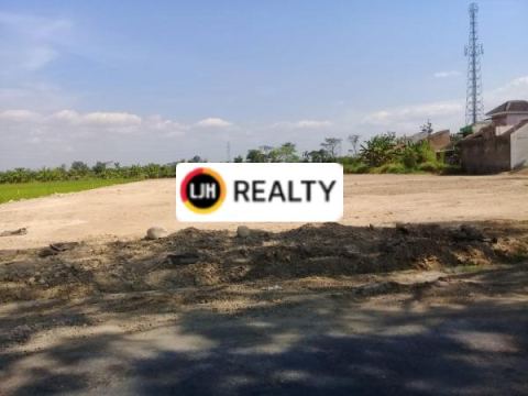 Tanah di depan RS. Dr Oen Solo Baru