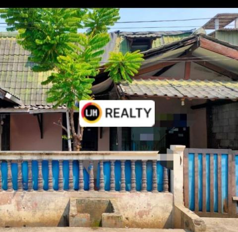 Rumah Tua Di Komplek Bea Cukai Sukapura Area Jakarta Utara