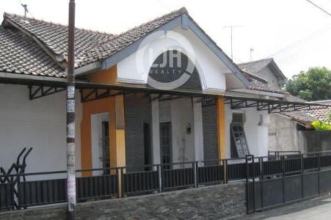 Rumah Berlokasi Strategis di Jalan Godean