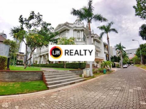 RUMAH MEWAH STYLE KLASIK, SEMI FURNISHED DI VILLA ARTHA GADING AREA KELAPA GADING JAKARTA UTARA