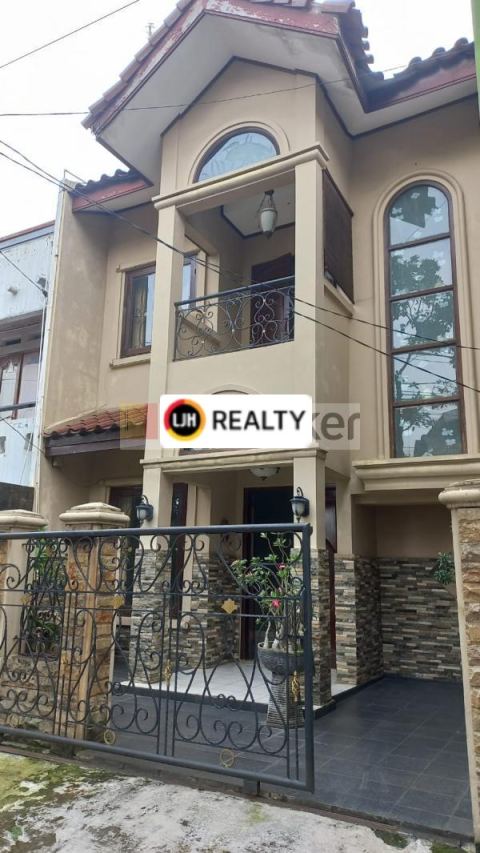 RUMAH MINIMALIS 2 LANTAI LOKASI STRATEGIS
