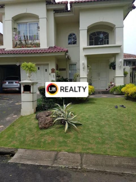Rumah Dijual Cepat Di Cluster Taman Beverly Golf Lippo Karawaci Curug Tangerang