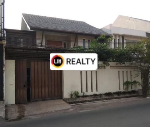 Rumah Terawat, Luas dan Lokasi Strategis di Tanjung Duren, Jakarta Barat