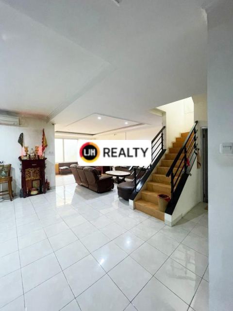 Rumah 2 Lantai di Castilla BSD City