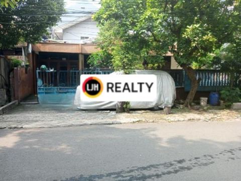 Rumah Tua Masih Layak Huni, Strategis di Tanjung Duren,  Jakarta Barat