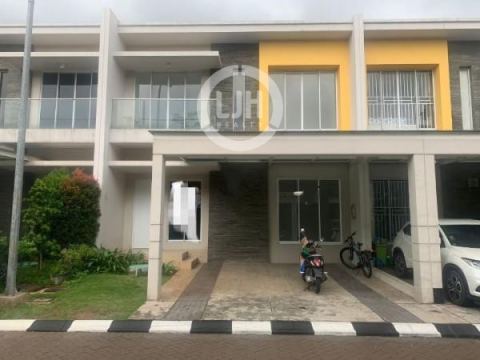 RUMAH HADAP UTARA LOKASI DI CLUSTER EROPA, SEDAYU CITY KELAPA GADING