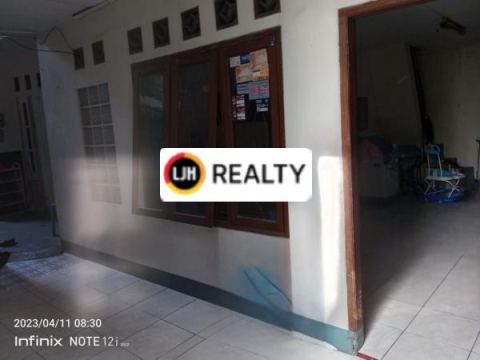 Rumah dalam gang siap huni dan terawat di Tomang, Jakarta Barat