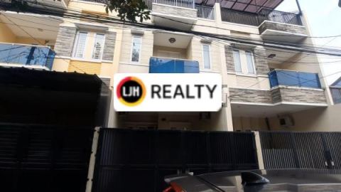 Rumah Modern minimalis di Tomang, Jakarta Barat