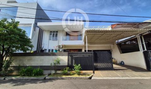 RUMAH DI JANUR ELOK AREA KELAPA GADING JAKARTA UTARA