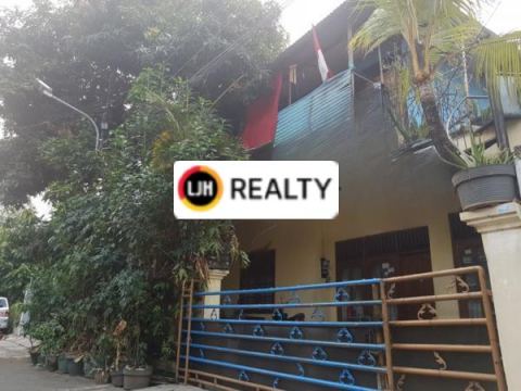 Rumah Tua Hitung Tanah, Strategis di Kota Bambu, Jakarta Barat 