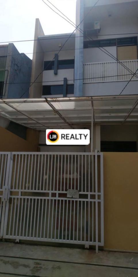 RUMAH Minimalis Siap Huni lokasi strategis di Tomang, Jakarta Barat
