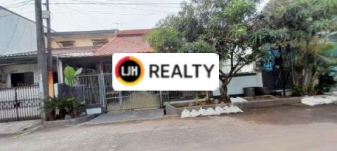 RUMAH DI KOMPLEK BOULEVARD HIJAU HARAPAN INDAH AREA BEKASI