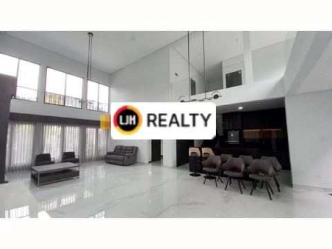 Rumah di Graha Candi Golf Rivera Semarang