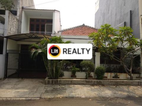 Rumah siap huni 2 lantai, lingkungan nyaman di Jatipulo, Jakarta Barat 