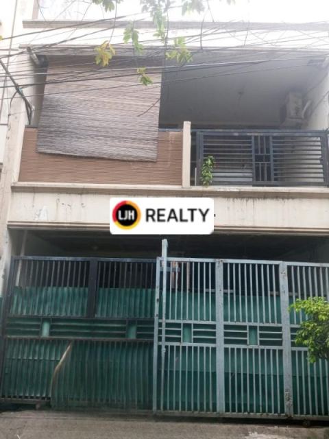 RUMAH Tua Hitung Tanah lokasi Nyaman di Tanjung Dure, Jakarta Barat
