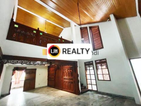 Rumah bagus di Brotojoyo Raya Semarang