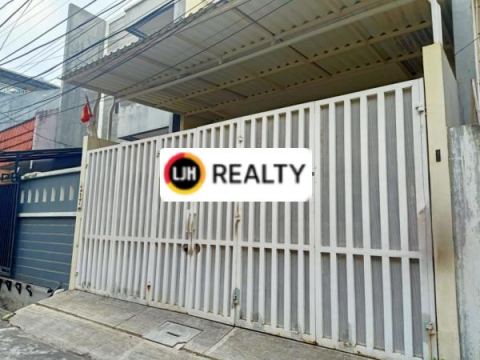 Rumah full furnished Design Modern lokasi nyaman di Tanjung Duren, Jakarta Barat