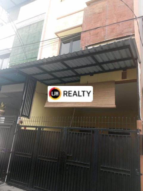 Rumah Siap Pakai 3 lantai di Tanjung Duren, Jakarta Barat